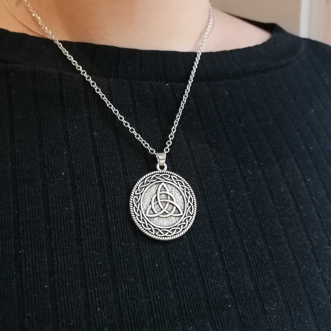 Vintage Round Celtic Trinity Knot Chain Necklace