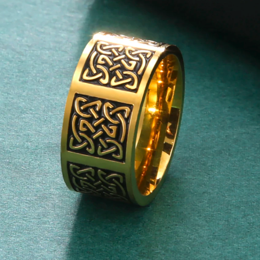 Celtic Knot Viking Ring Black & Gold