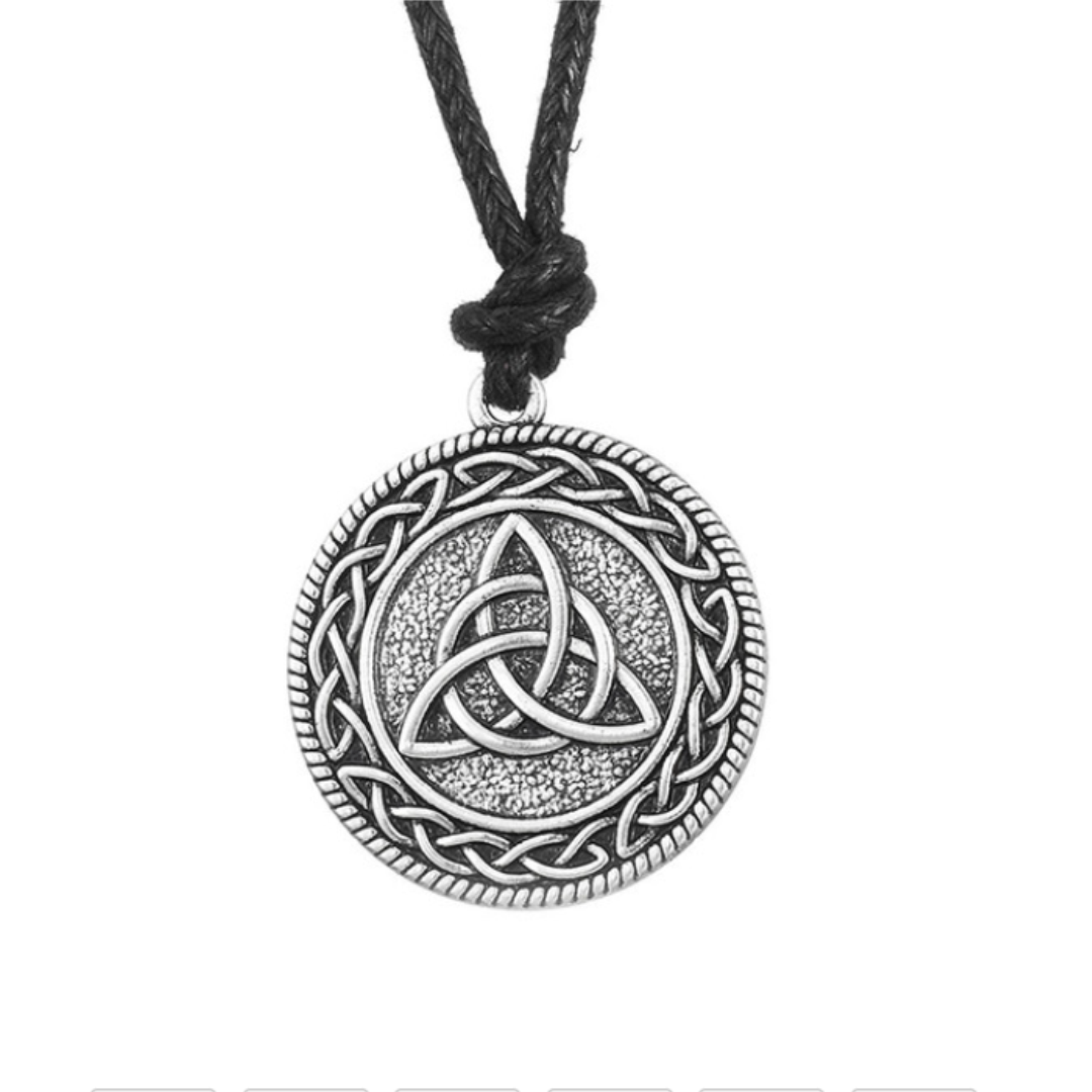 Vintage Round Celtic Trinity Knot Rope Necklace
